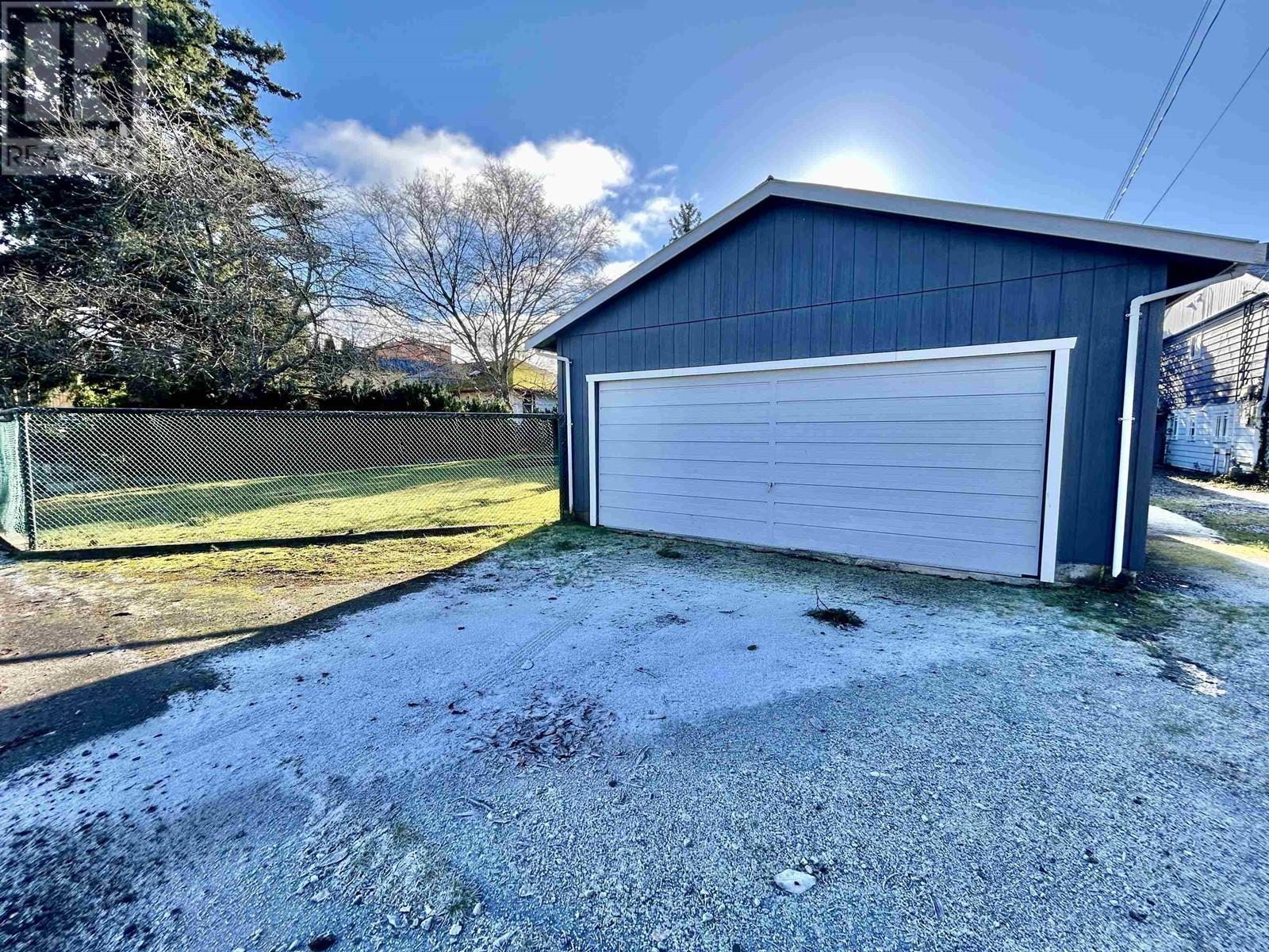












5690 MERMAID STREET

,
Sechelt,




British Columbia
V0N3A0

