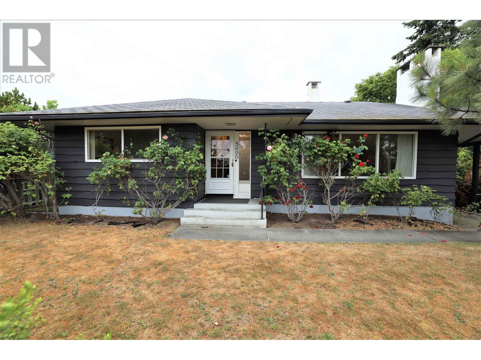 












5690 MERMAID STREET

,
Sechelt,




British Columbia
V0N3A0

