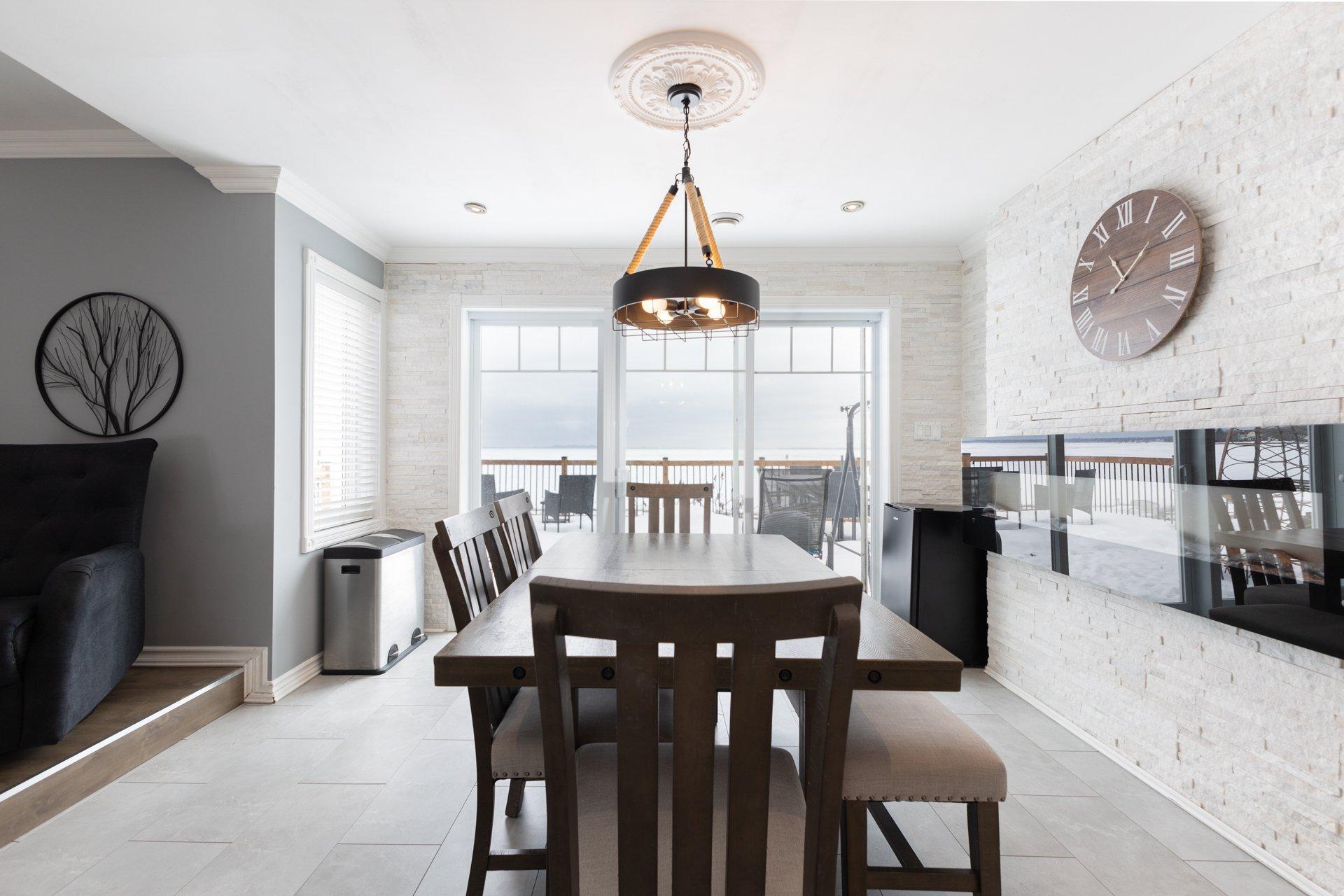 









1456


Boul. Perrot

,
Notre-Dame-de-l'Île-Perrot,




QC
J7W2T7

