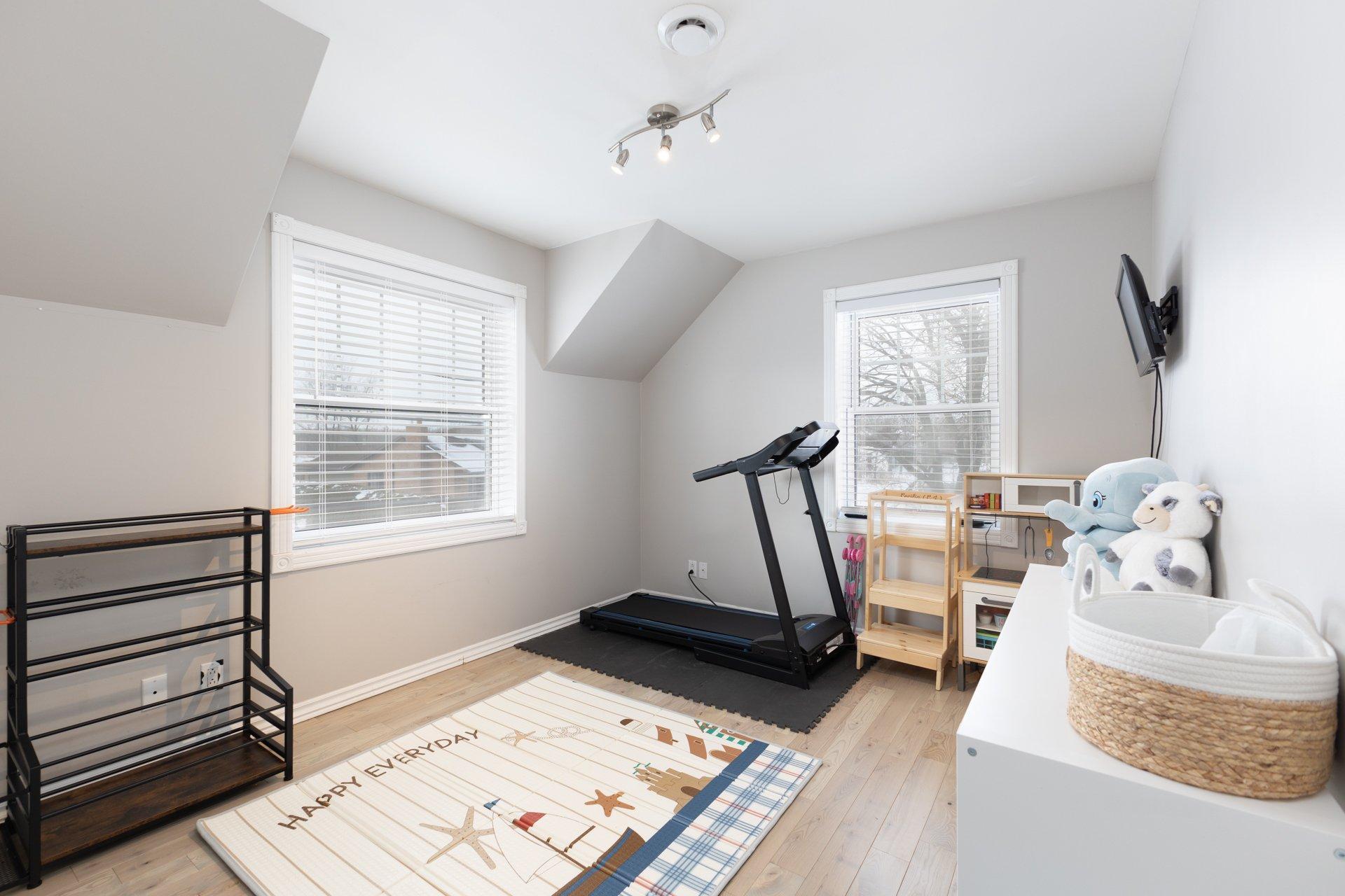 









1456


Boul. Perrot

,
Notre-Dame-de-l'Île-Perrot,




QC
J7W2T7

