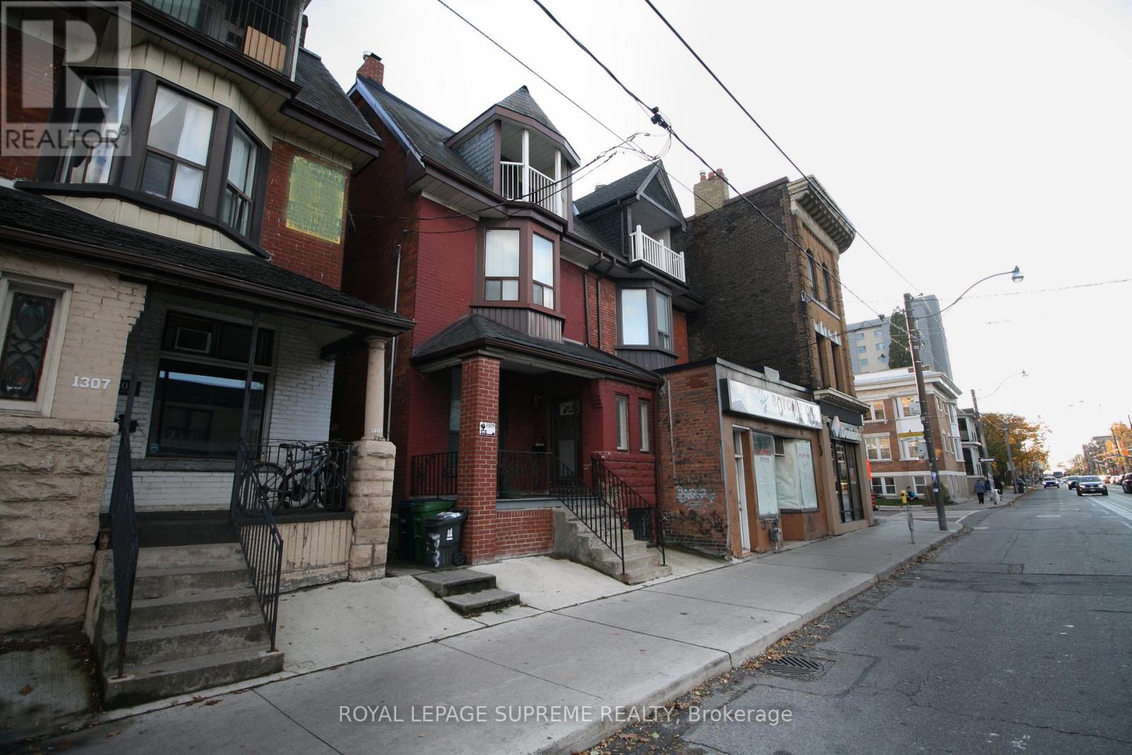 












1309 KING STREET W

,
Toronto,




Ontario
M6K1G9

