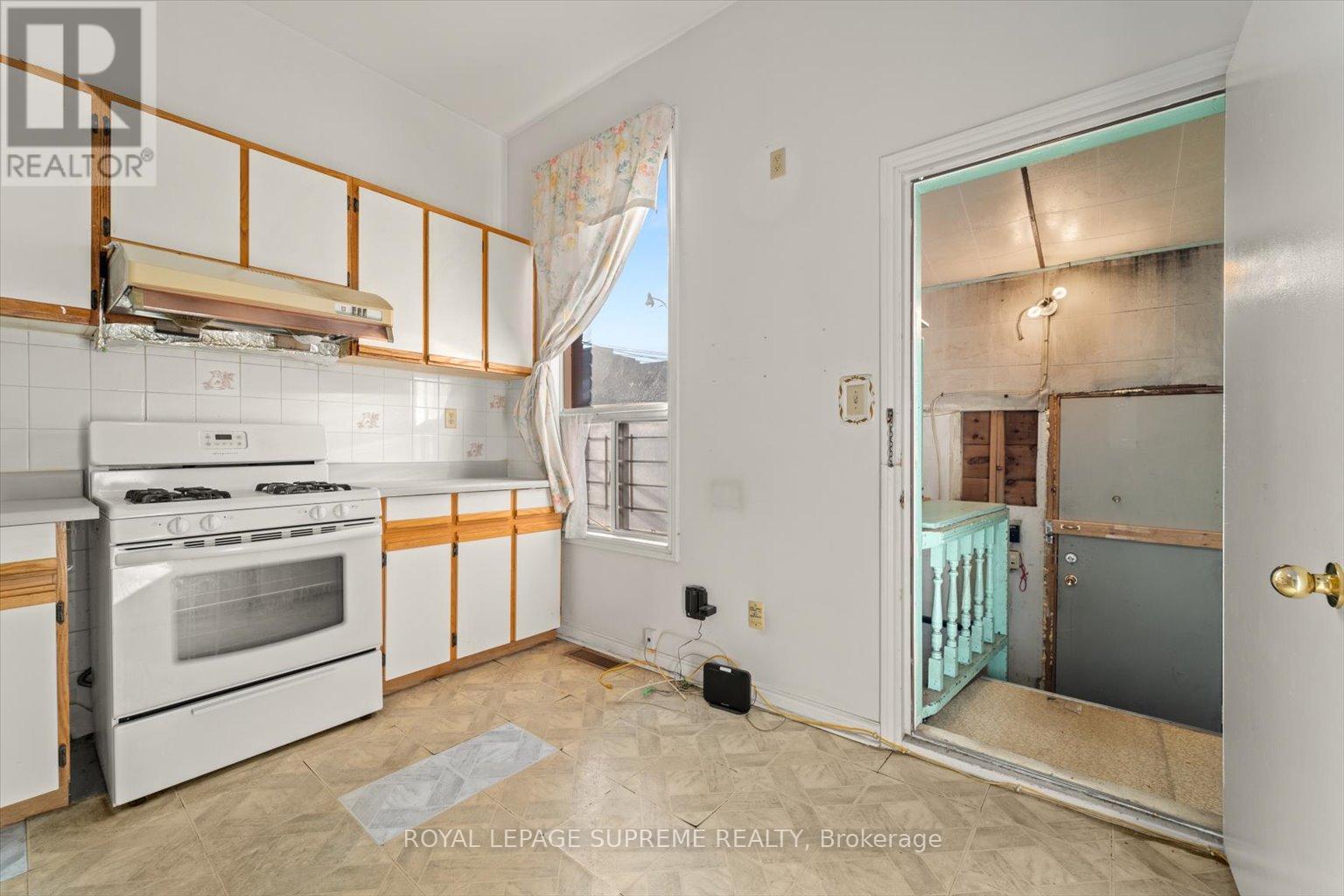 












1309 KING STREET W

,
Toronto,




Ontario
M6K1G9

