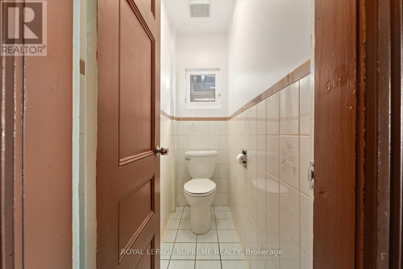 












1309 KING STREET W

,
Toronto,




Ontario
M6K1G9

