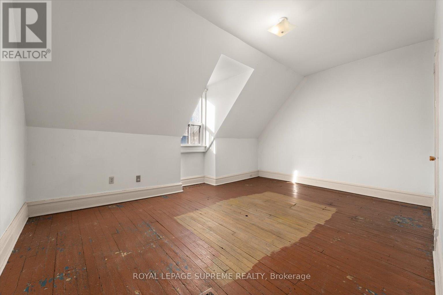 












1309 KING STREET W

,
Toronto,




Ontario
M6K1G9

