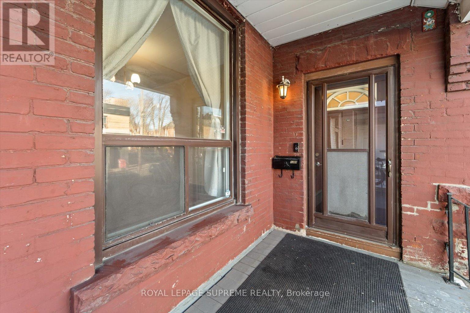 












1309 KING STREET W

,
Toronto,




Ontario
M6K1G9

