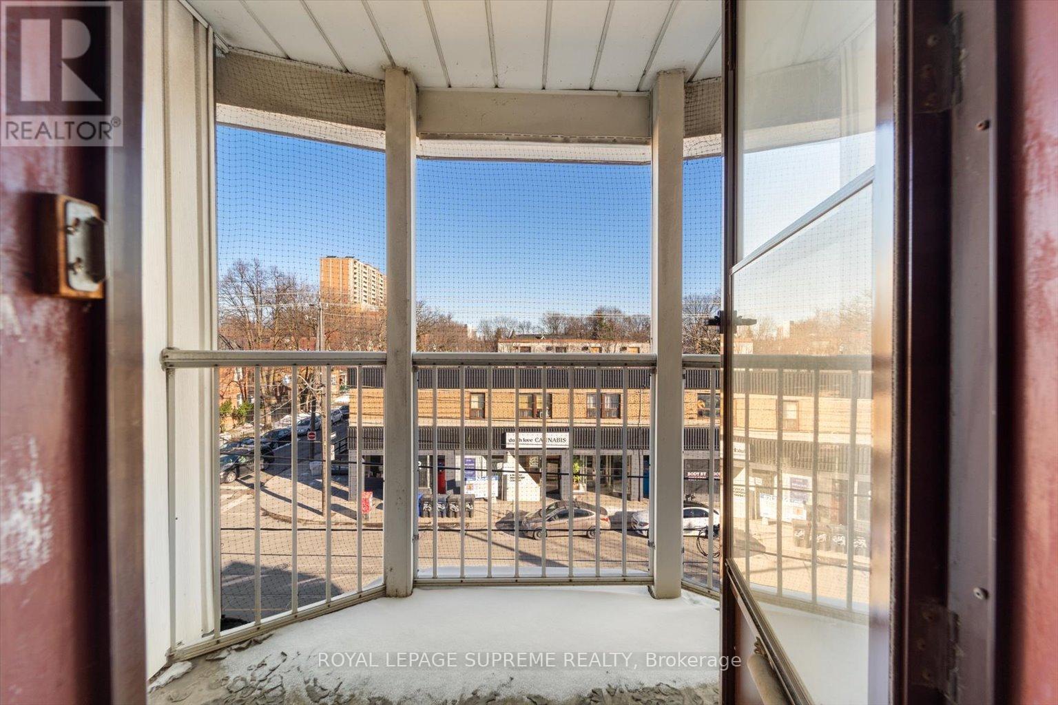 












1309 KING STREET W

,
Toronto,




Ontario
M6K1G9

