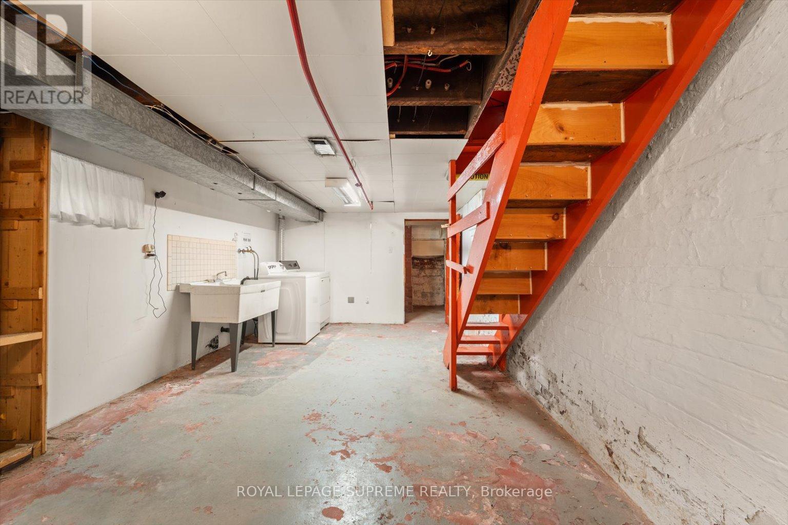 












1309 KING STREET W

,
Toronto,




Ontario
M6K1G9

