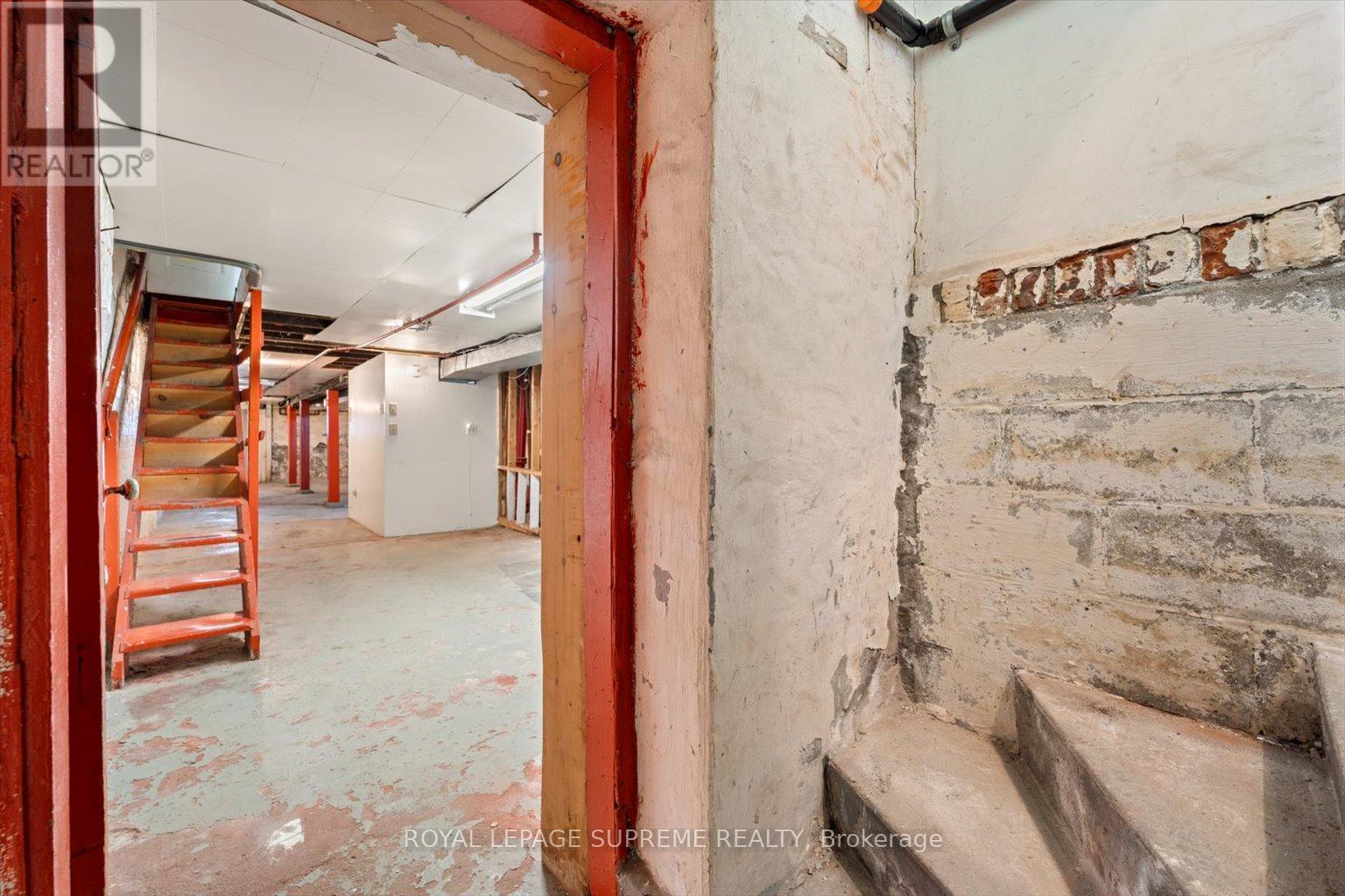 












1309 KING STREET W

,
Toronto,




Ontario
M6K1G9

