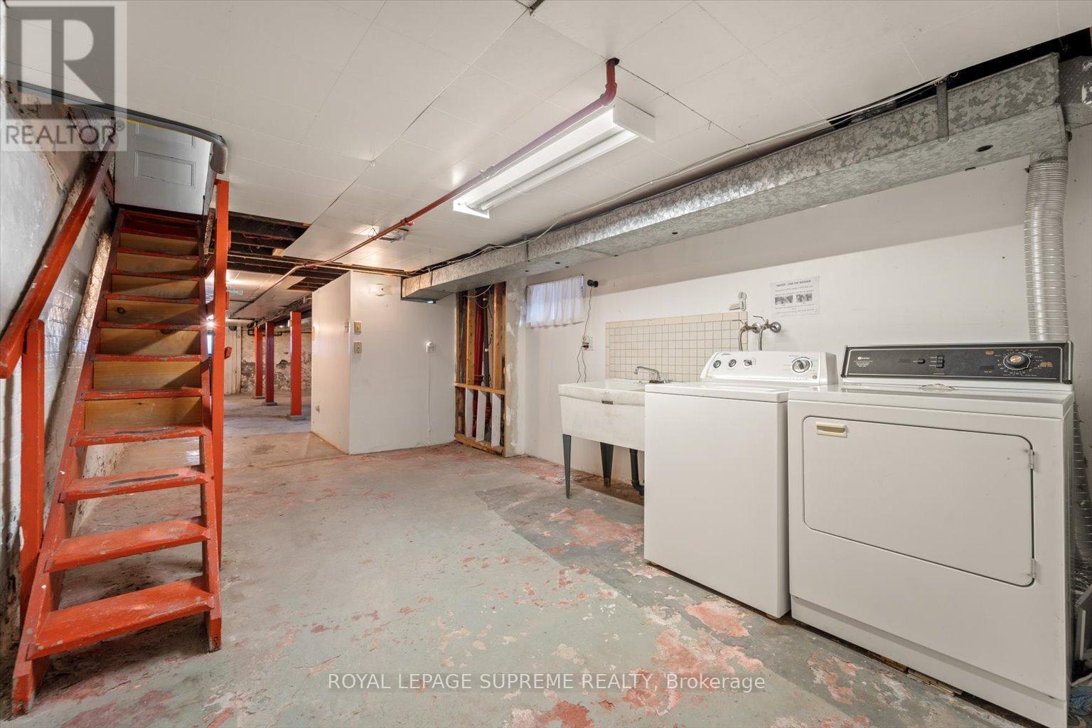 












1309 KING STREET W

,
Toronto,




Ontario
M6K1G9

