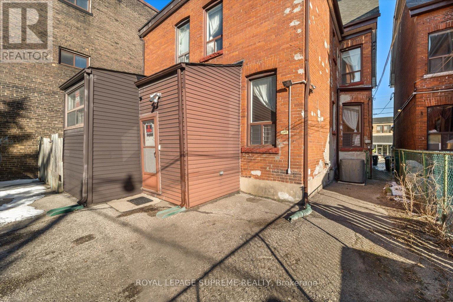 












1309 KING STREET W

,
Toronto,




Ontario
M6K1G9

