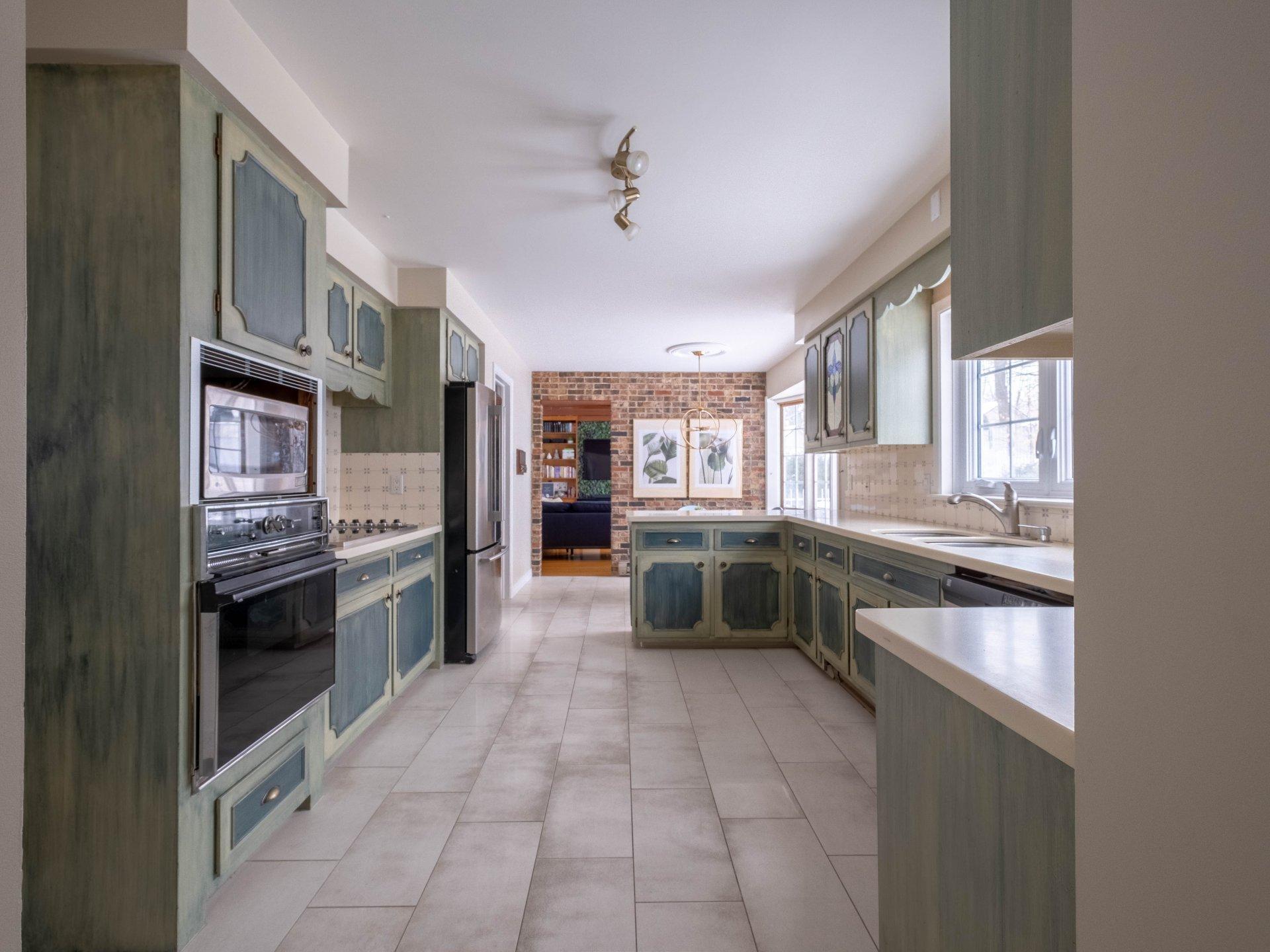 









6100


Rue De Grandpré

,
Sorel-Tracy,




QC
J3R4E9

