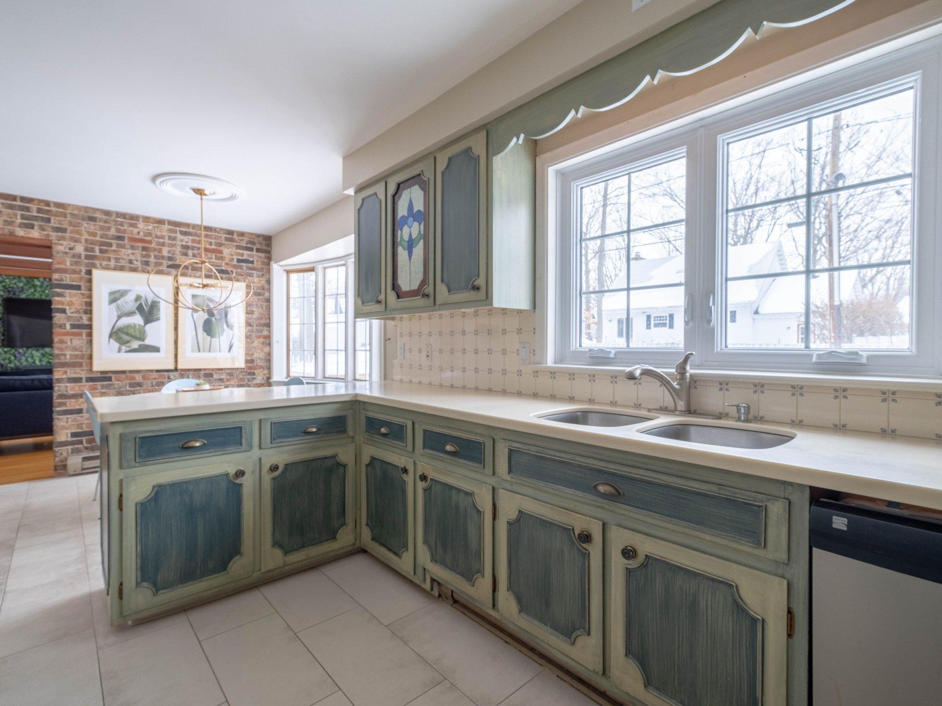 









6100


Rue De Grandpré

,
Sorel-Tracy,




QC
J3R4E9

