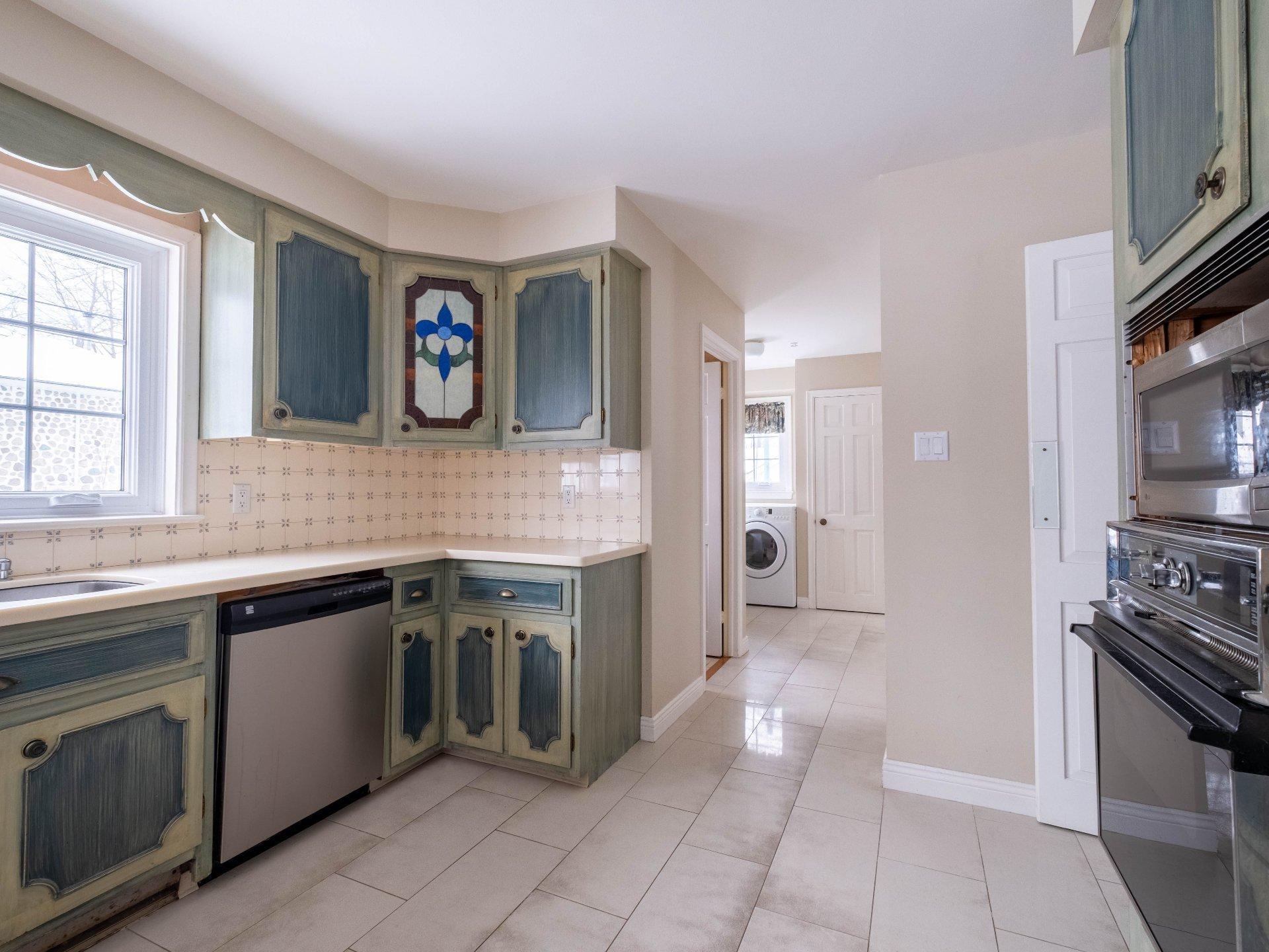 









6100


Rue De Grandpré

,
Sorel-Tracy,




QC
J3R4E9

