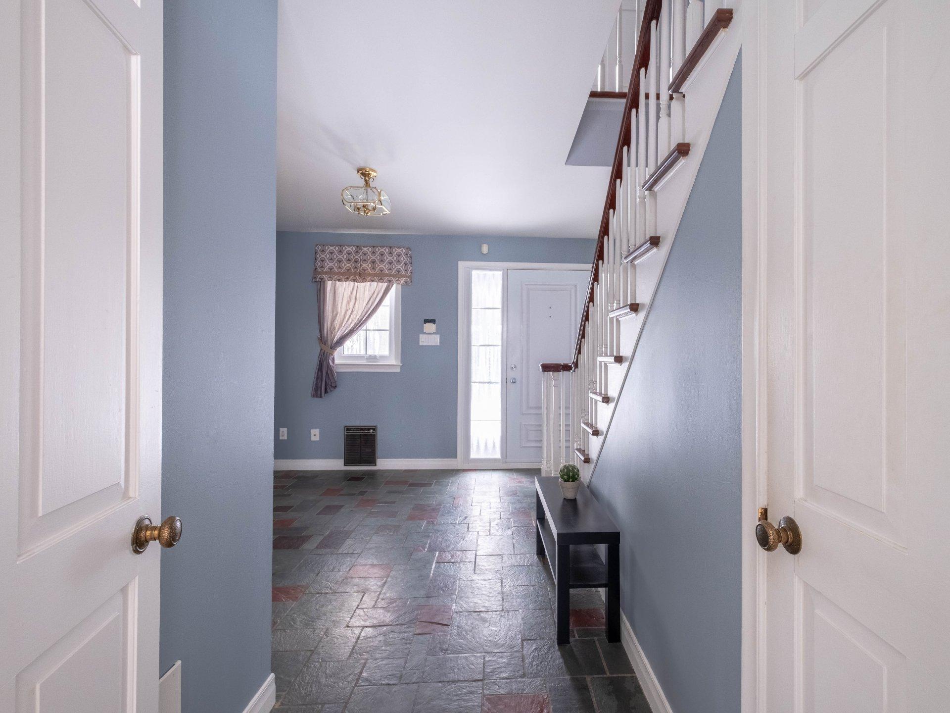 









6100


Rue De Grandpré

,
Sorel-Tracy,




QC
J3R4E9

