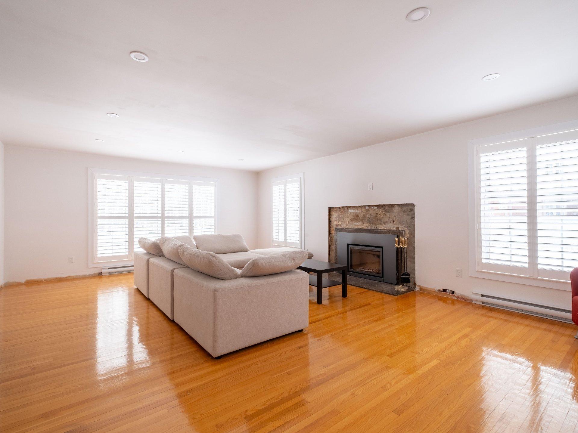









6100


Rue De Grandpré

,
Sorel-Tracy,




QC
J3R4E9

