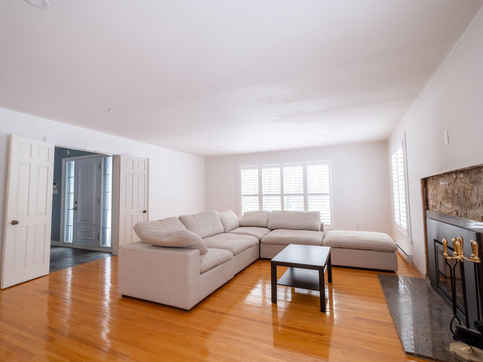 









6100


Rue De Grandpré

,
Sorel-Tracy,




QC
J3R4E9

