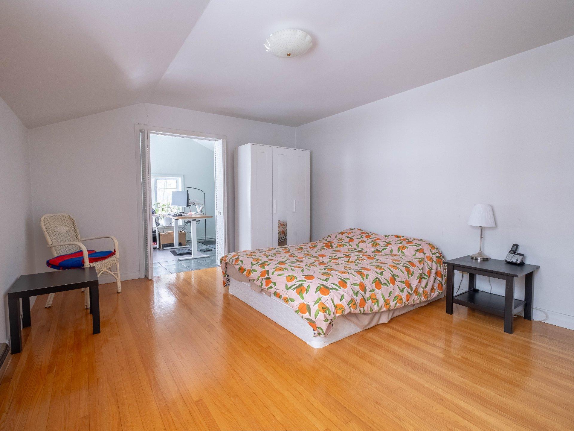 









6100


Rue De Grandpré

,
Sorel-Tracy,




QC
J3R4E9

