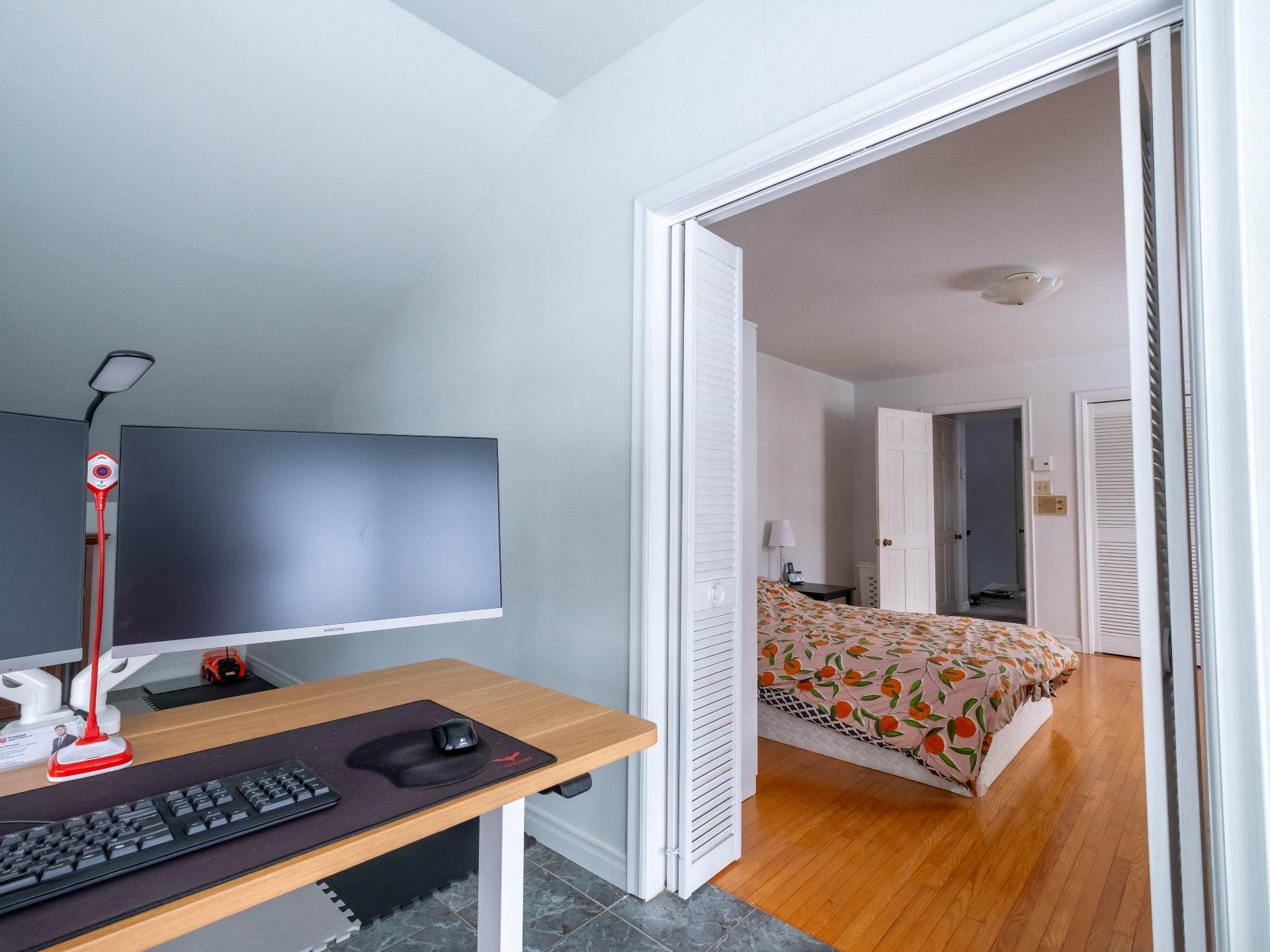 









6100


Rue De Grandpré

,
Sorel-Tracy,




QC
J3R4E9

