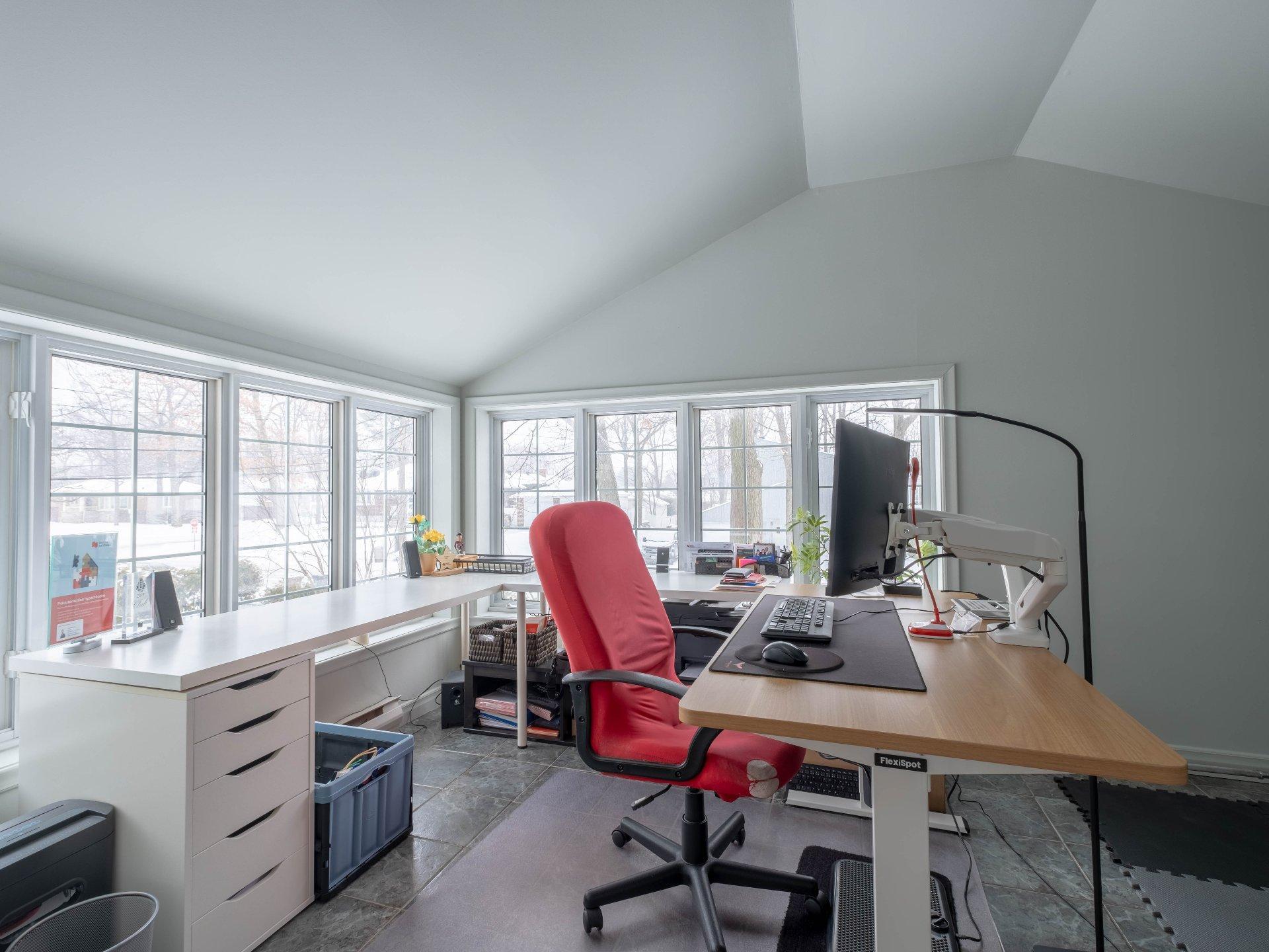 









6100


Rue De Grandpré

,
Sorel-Tracy,




QC
J3R4E9

