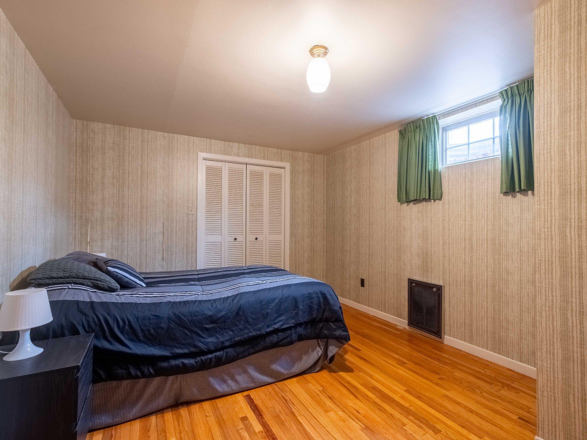 









6100


Rue De Grandpré

,
Sorel-Tracy,




QC
J3R4E9

