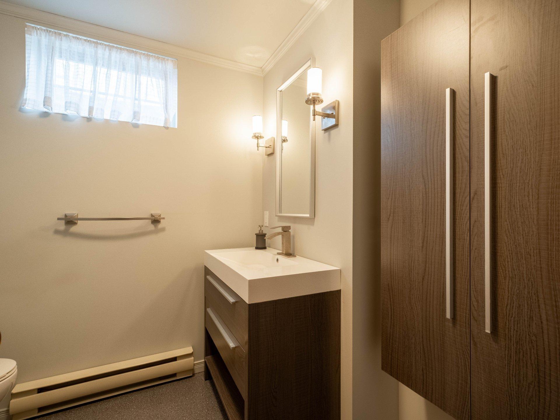 









6100


Rue De Grandpré

,
Sorel-Tracy,




QC
J3R4E9

