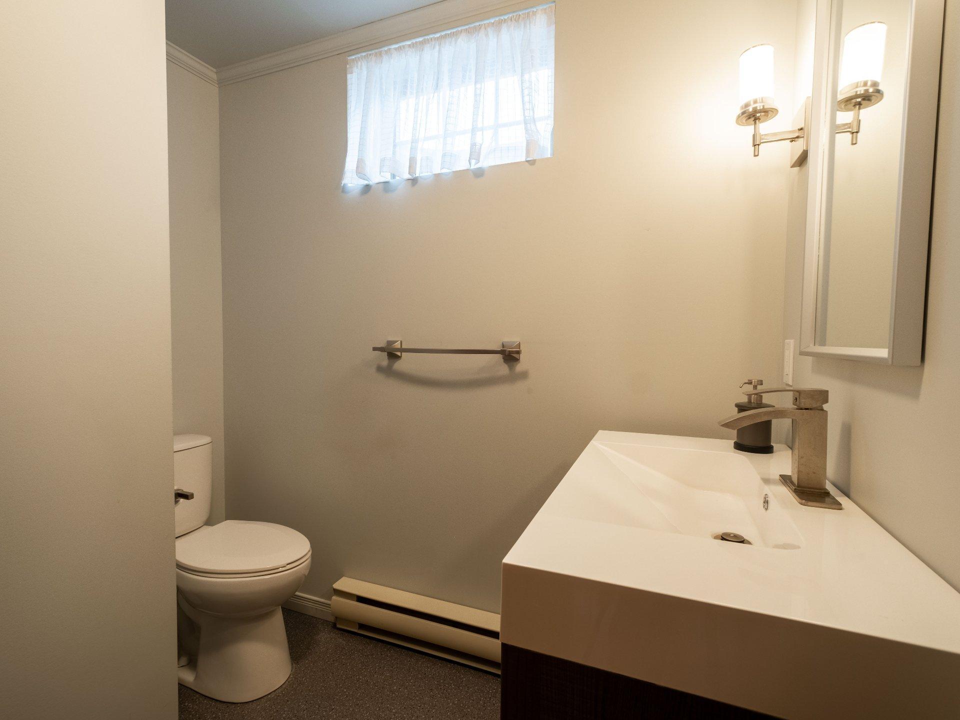 









6100


Rue De Grandpré

,
Sorel-Tracy,




QC
J3R4E9

