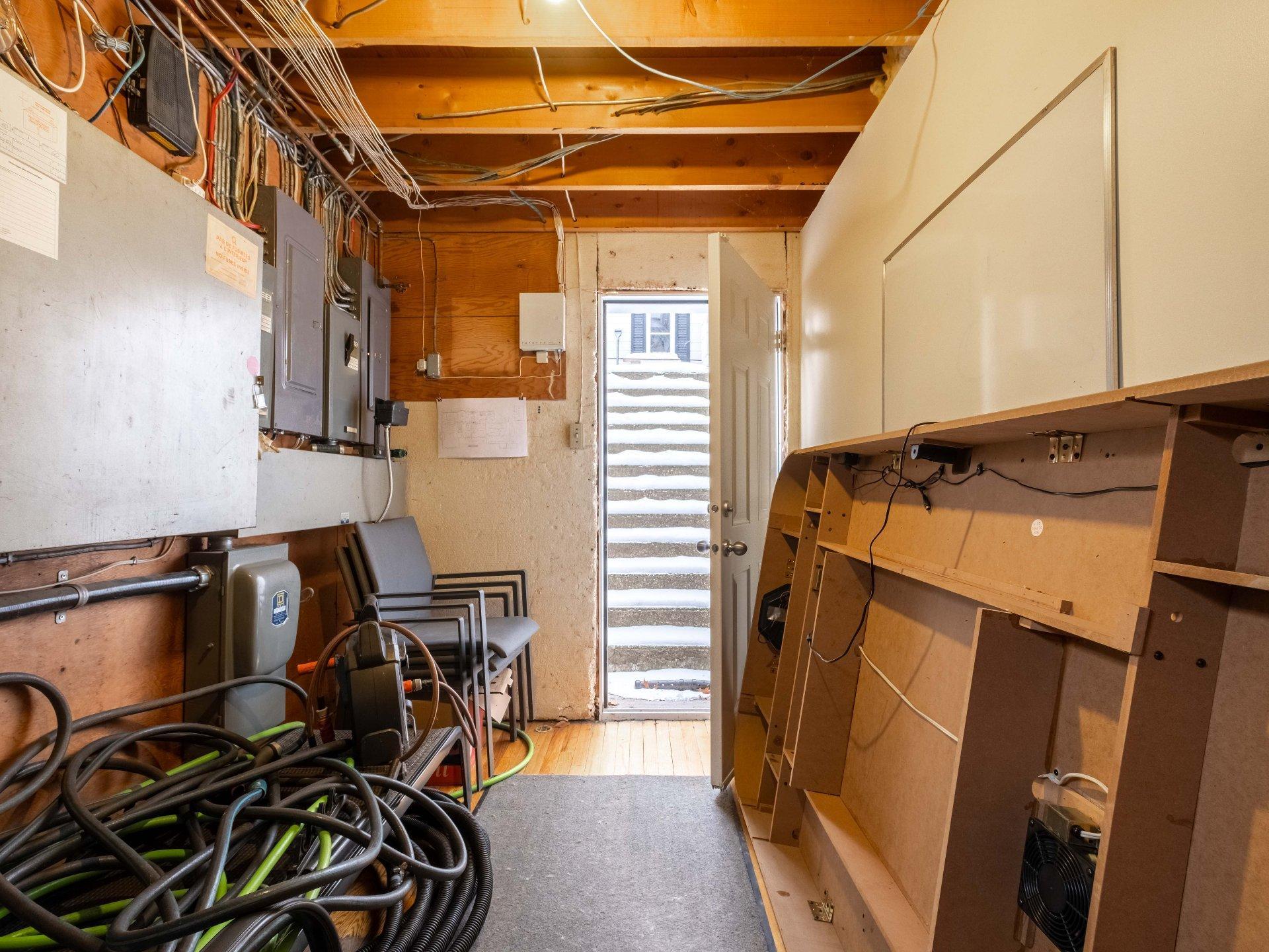 









6100


Rue De Grandpré

,
Sorel-Tracy,




QC
J3R4E9

