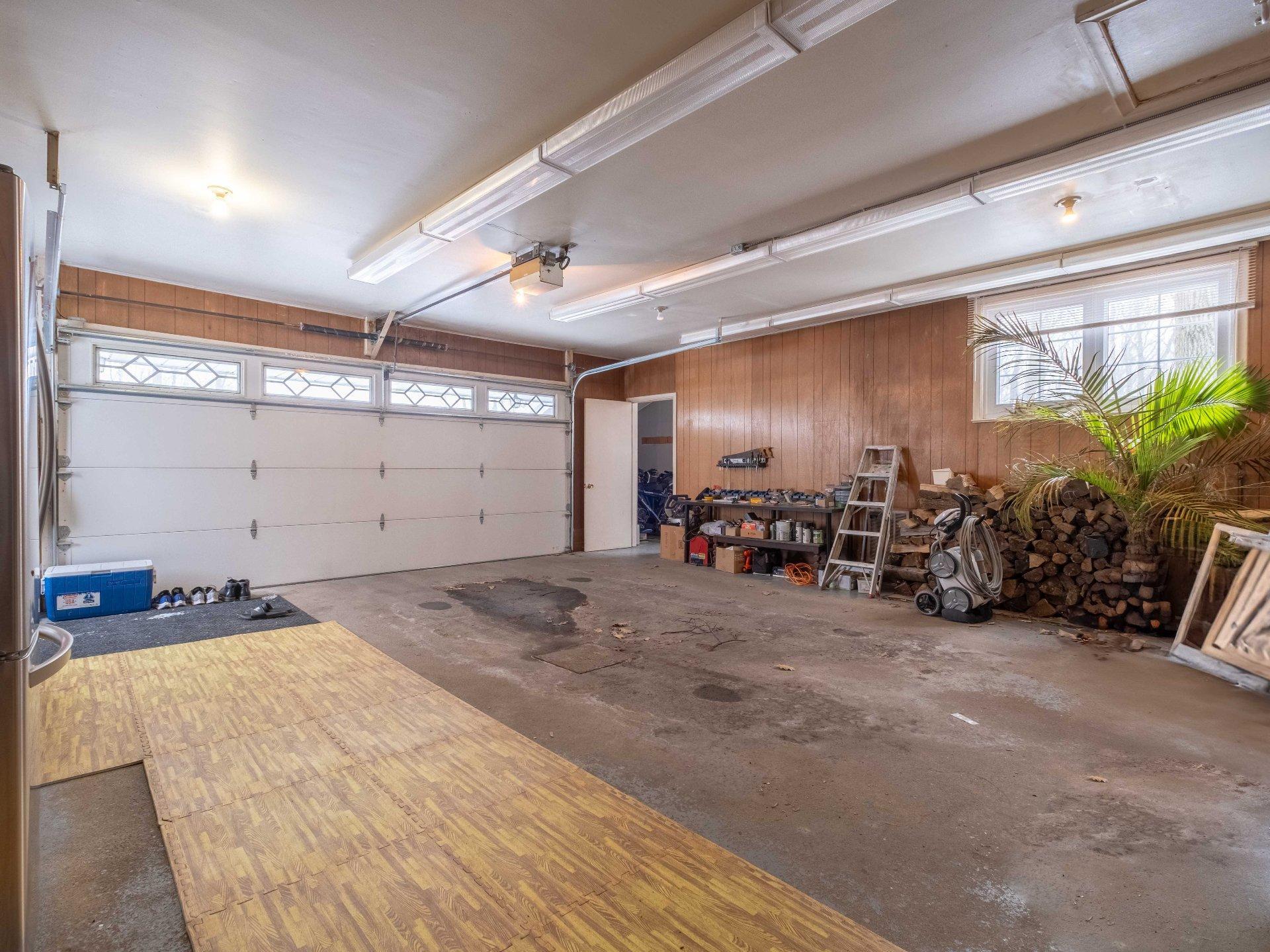 









6100


Rue De Grandpré

,
Sorel-Tracy,




QC
J3R4E9

