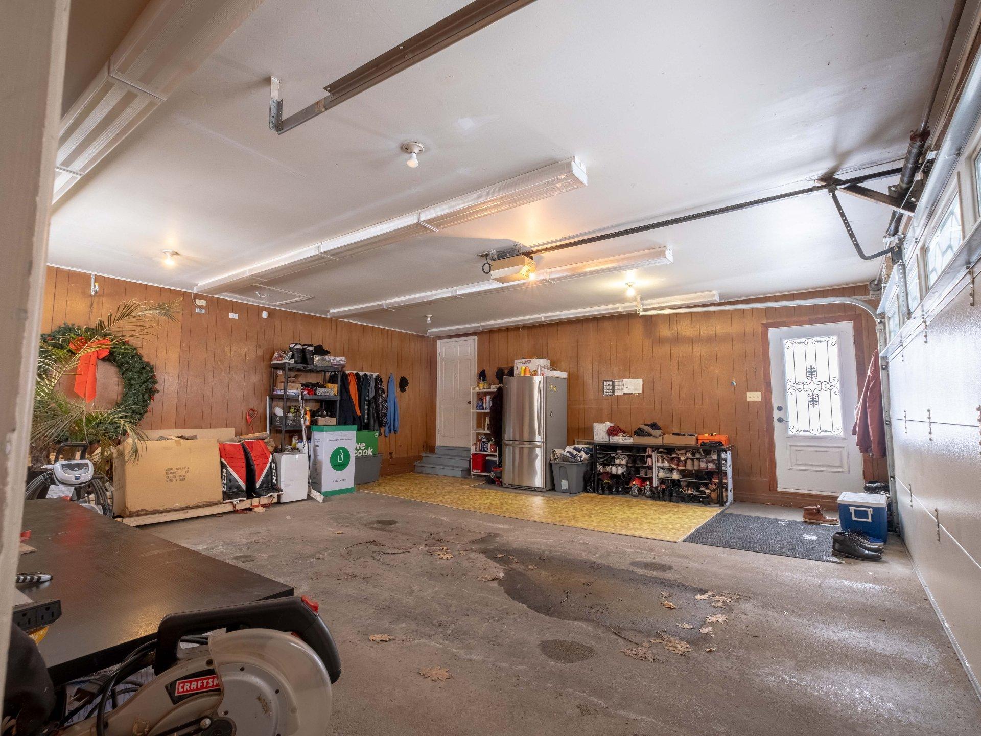 









6100


Rue De Grandpré

,
Sorel-Tracy,




QC
J3R4E9

