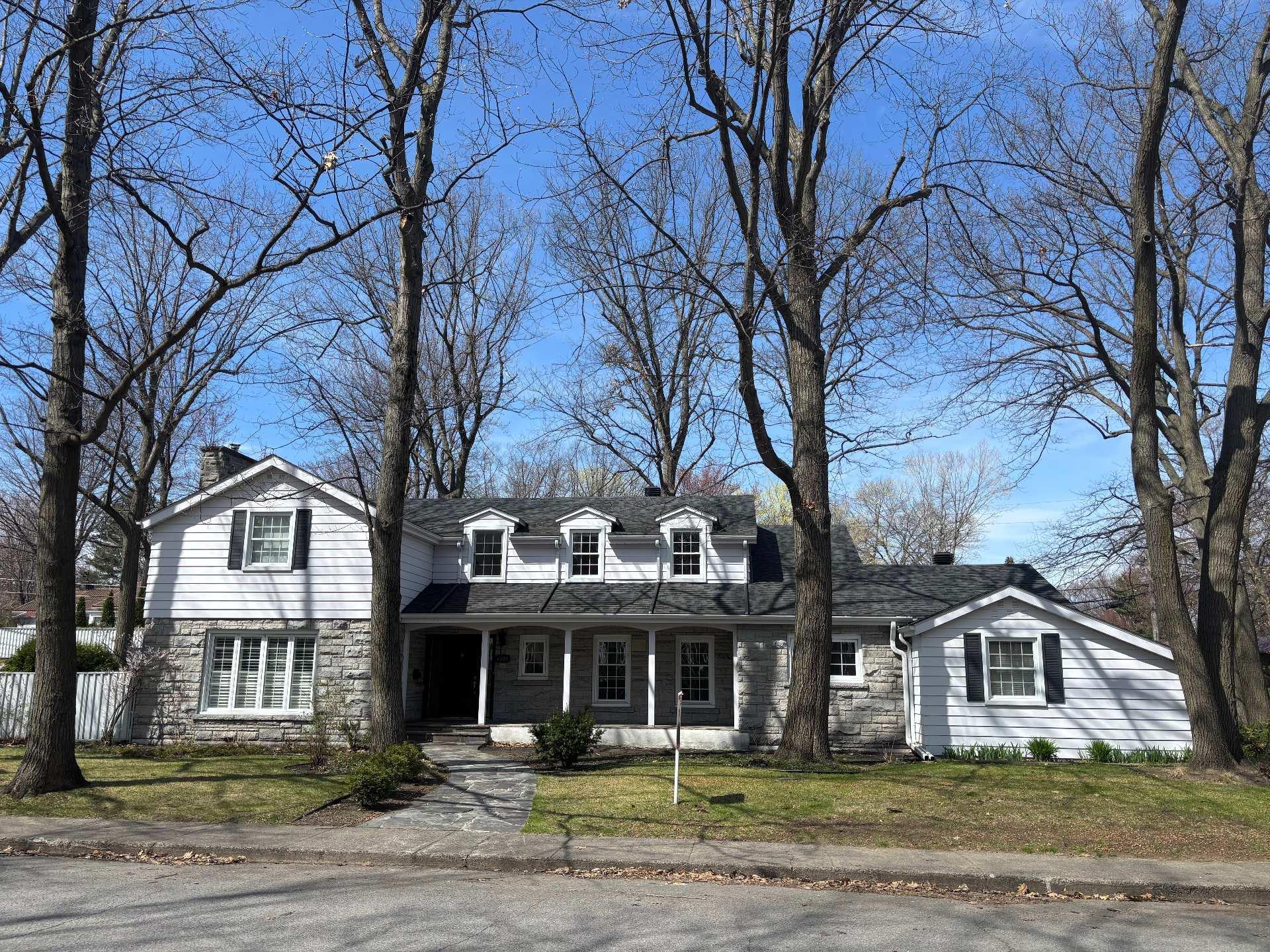 









6100


Rue De Grandpré

,
Sorel-Tracy,




QC
J3R4E9

