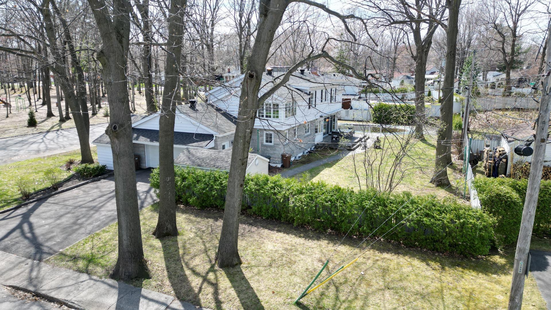 









6100


Rue De Grandpré

,
Sorel-Tracy,




QC
J3R4E9

