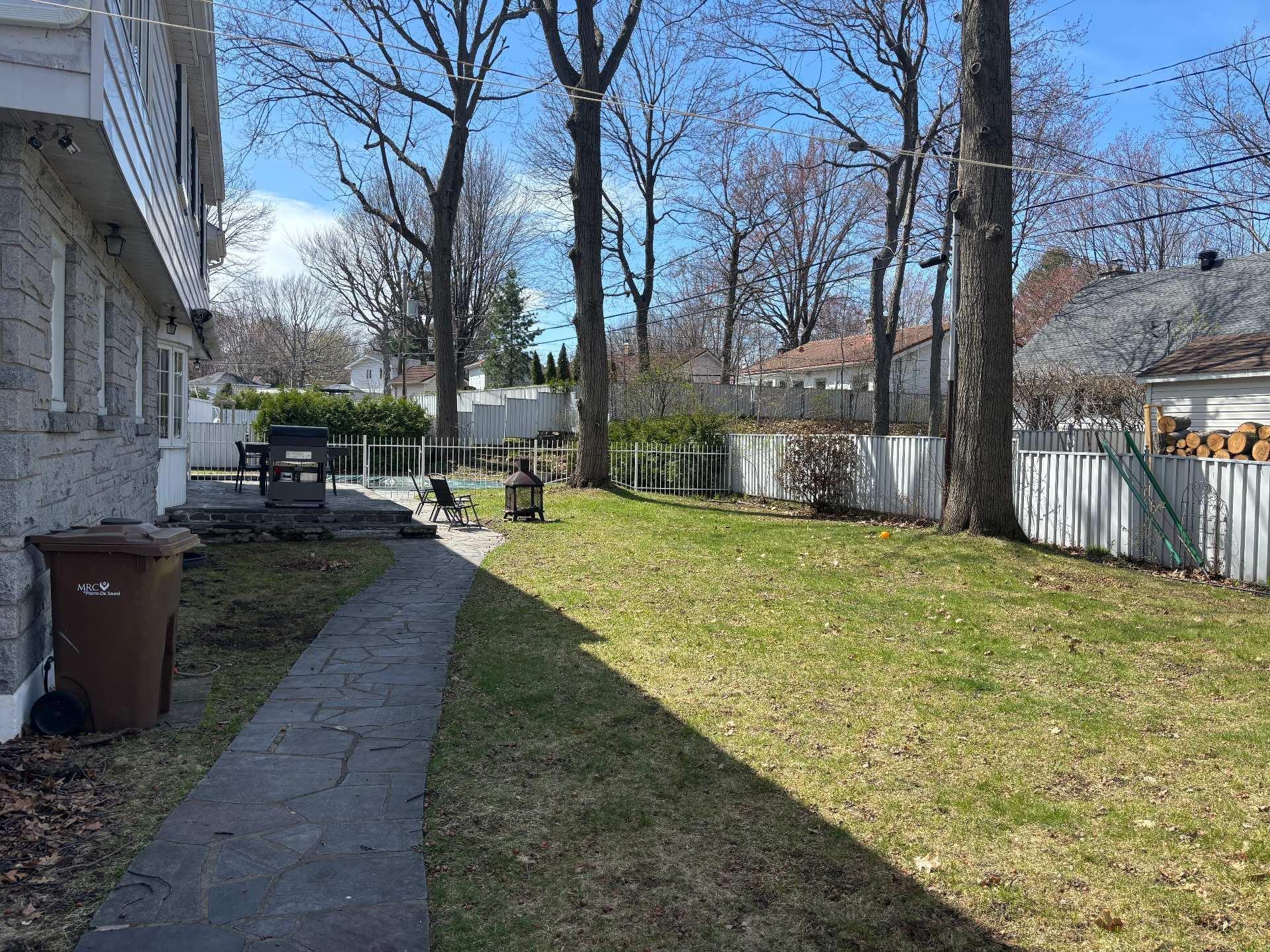 









6100


Rue De Grandpré

,
Sorel-Tracy,




QC
J3R4E9

