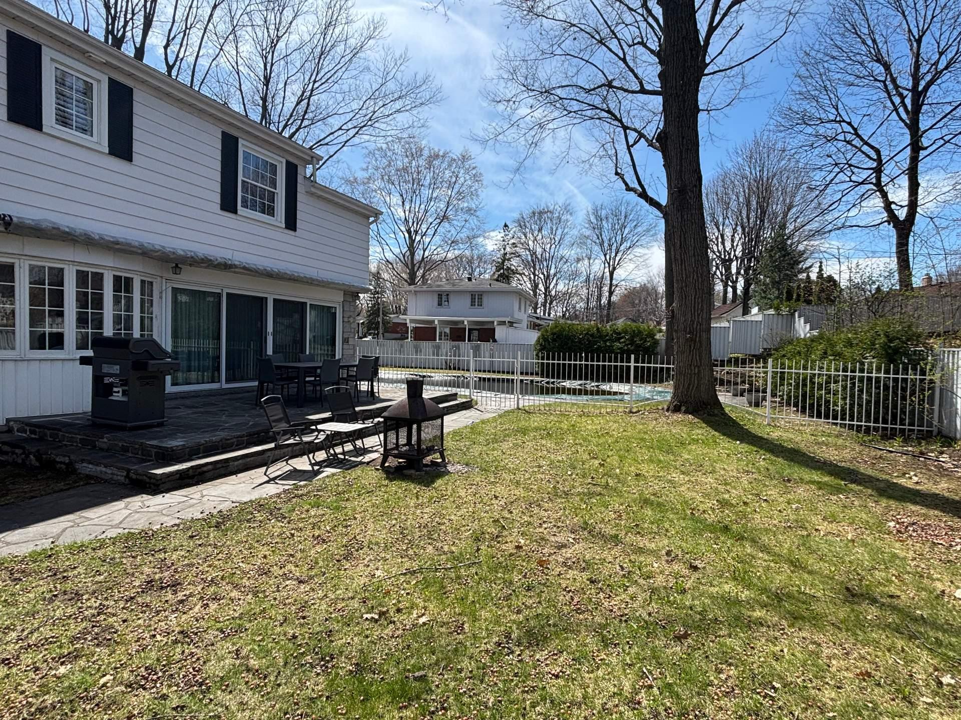 









6100


Rue De Grandpré

,
Sorel-Tracy,




QC
J3R4E9

