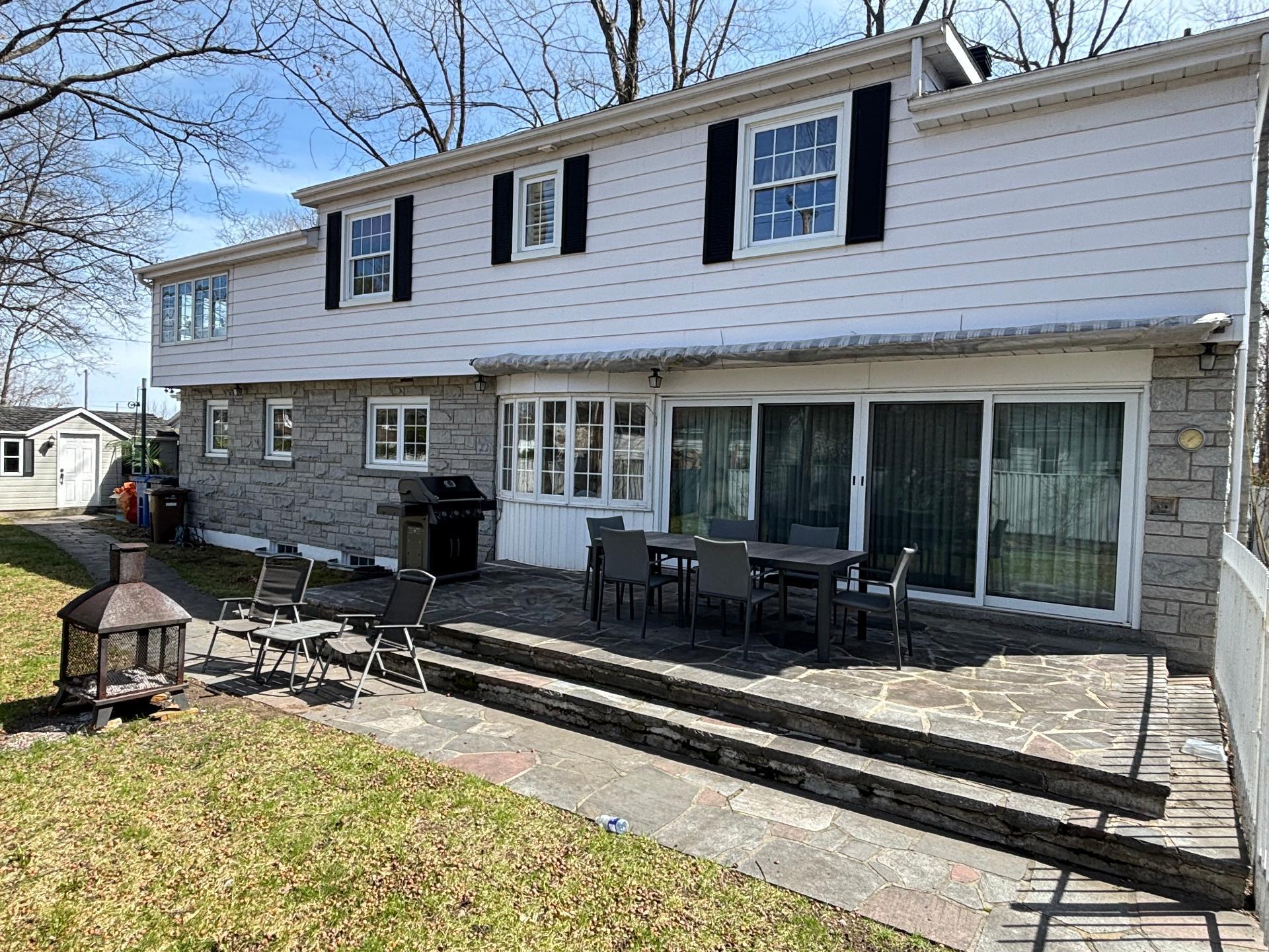 









6100


Rue De Grandpré

,
Sorel-Tracy,




QC
J3R4E9

