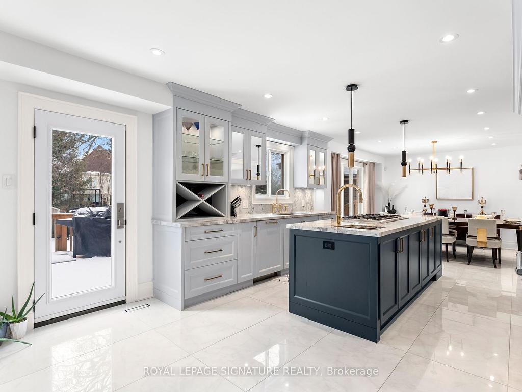 









108


Winchester

Lane,
Richmond Hill,




ON
L4C 6Y7

