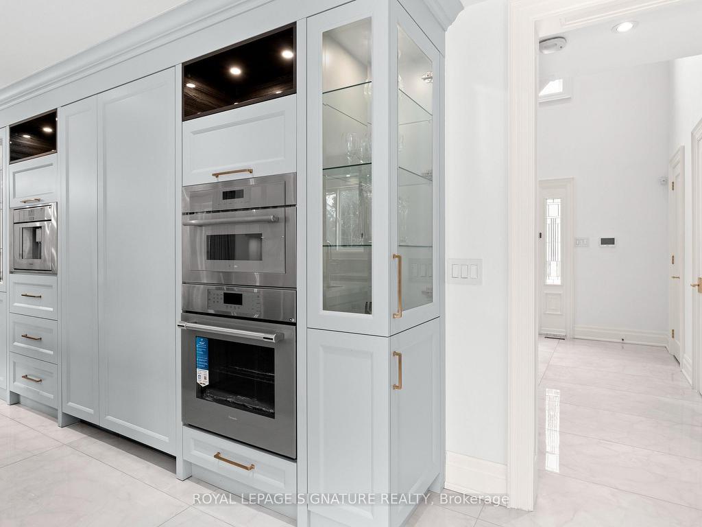 









108


Winchester

Lane,
Richmond Hill,




ON
L4C 6Y7

