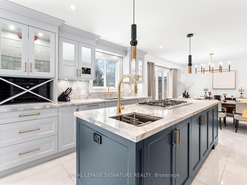 









108


Winchester

Lane,
Richmond Hill,




ON
L4C 6Y7

