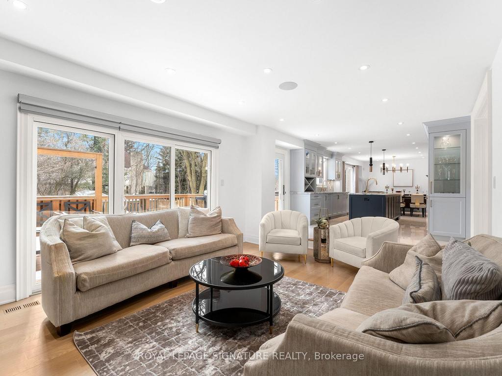 









108


Winchester

Lane,
Richmond Hill,




ON
L4C 6Y7

