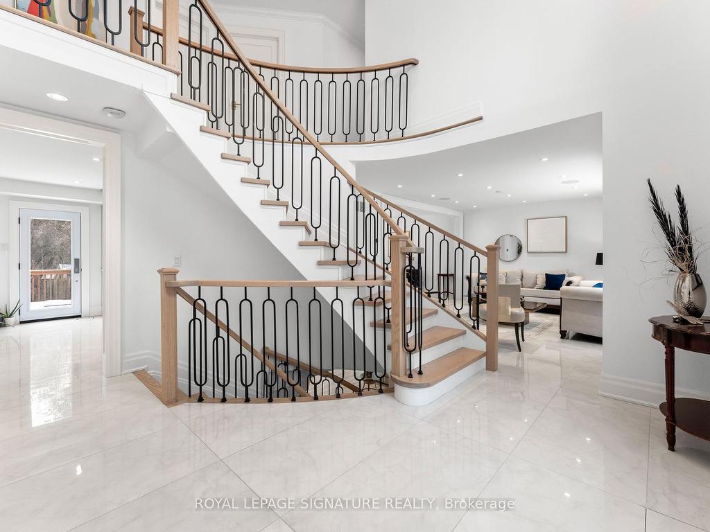 









108


Winchester

Lane,
Richmond Hill,




ON
L4C 6Y7

