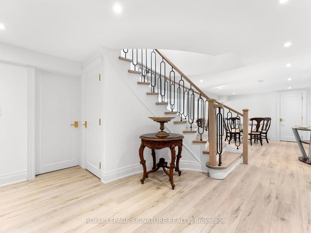 









108


Winchester

Lane,
Richmond Hill,




ON
L4C 6Y7

