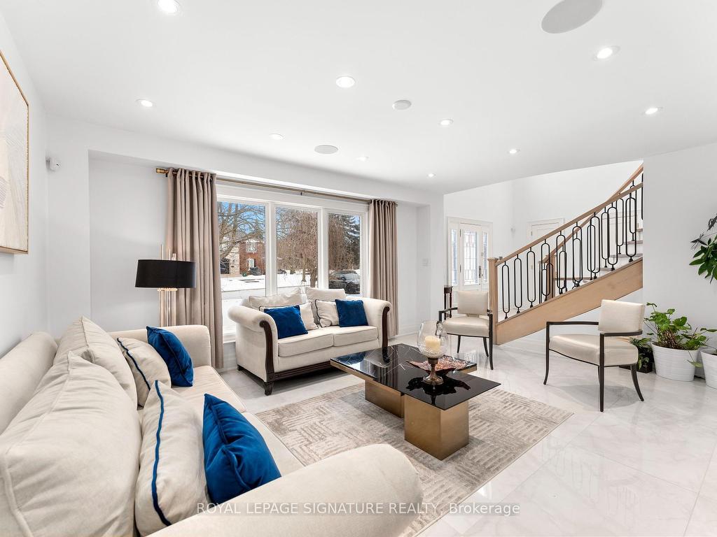 









108


Winchester

Lane,
Richmond Hill,




ON
L4C 6Y7

