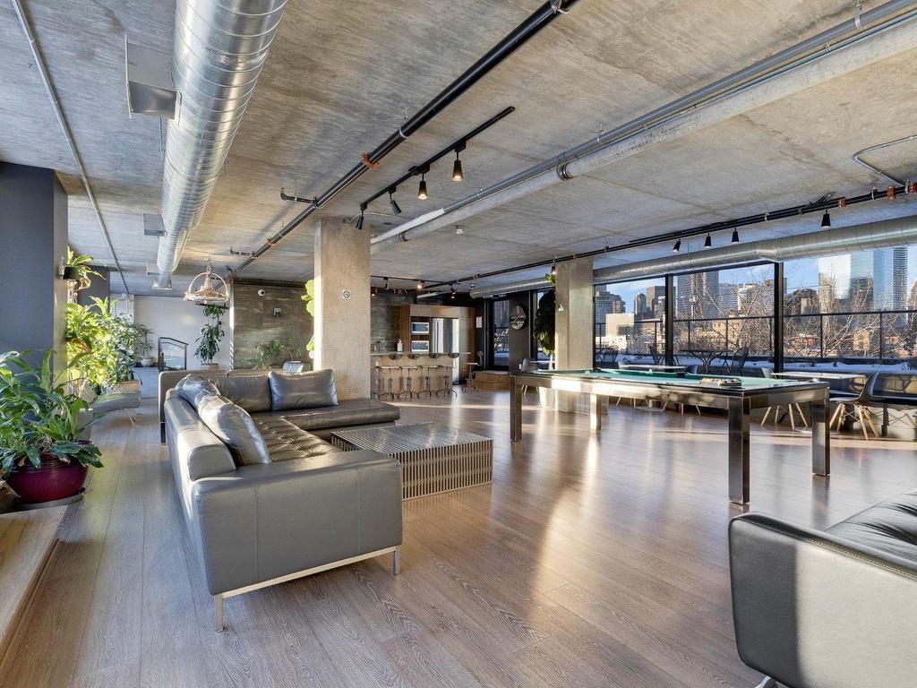 









225


Rue de la Montagne

, 812,
Montréal (Le Sud-Ouest),




QC
H3C2A6

