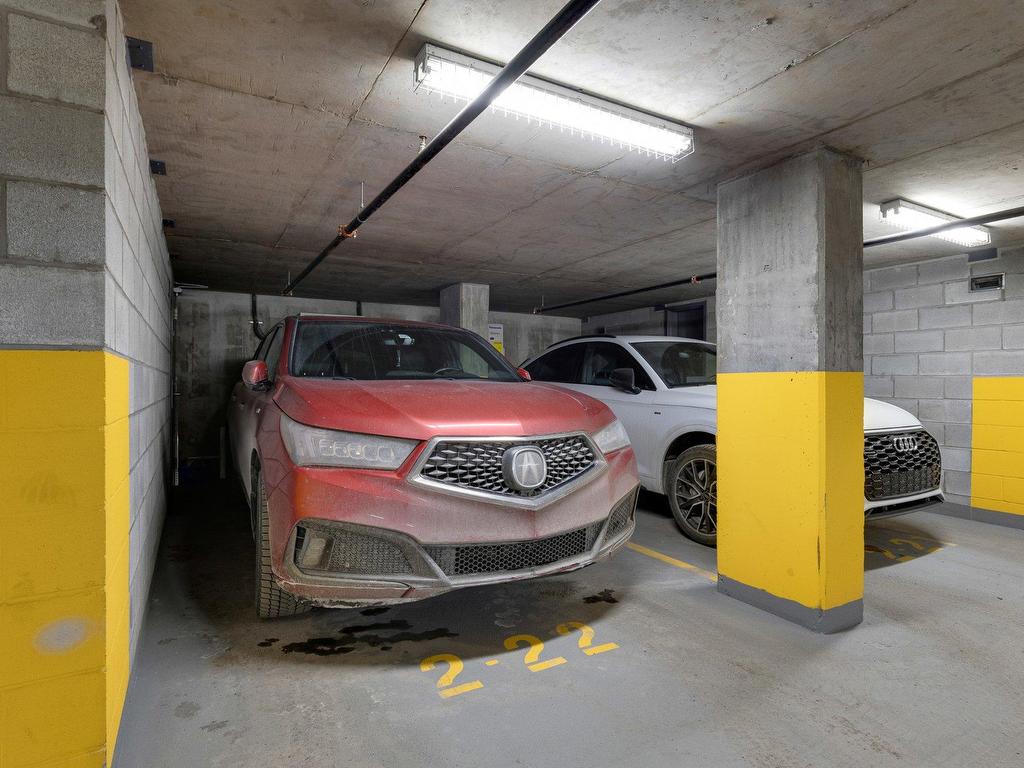 









225


Rue de la Montagne

, 812,
Montréal (Le Sud-Ouest),




QC
H3C2A6

