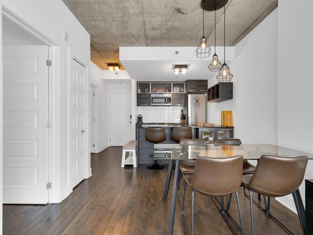









225


Rue de la Montagne

, 812,
Montréal (Le Sud-Ouest),




QC
H3C2A6


