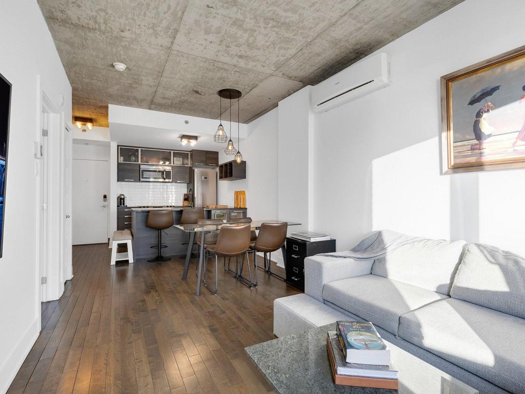 









225


Rue de la Montagne

, 812,
Montréal (Le Sud-Ouest),




QC
H3C2A6

