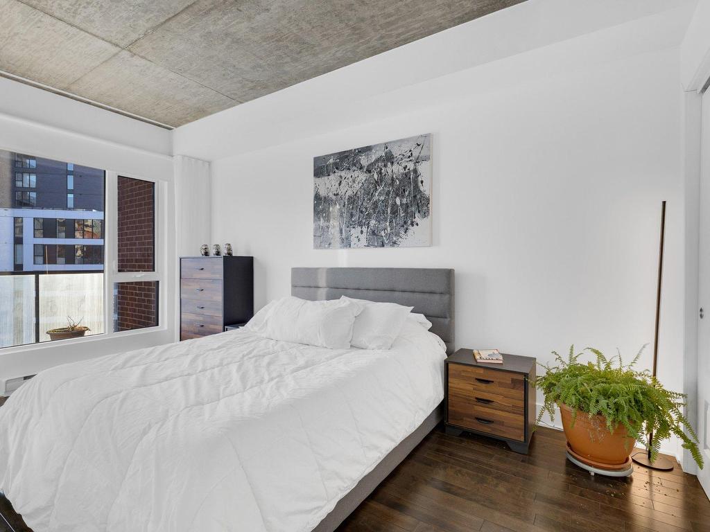 









225


Rue de la Montagne

, 812,
Montréal (Le Sud-Ouest),




QC
H3C2A6

