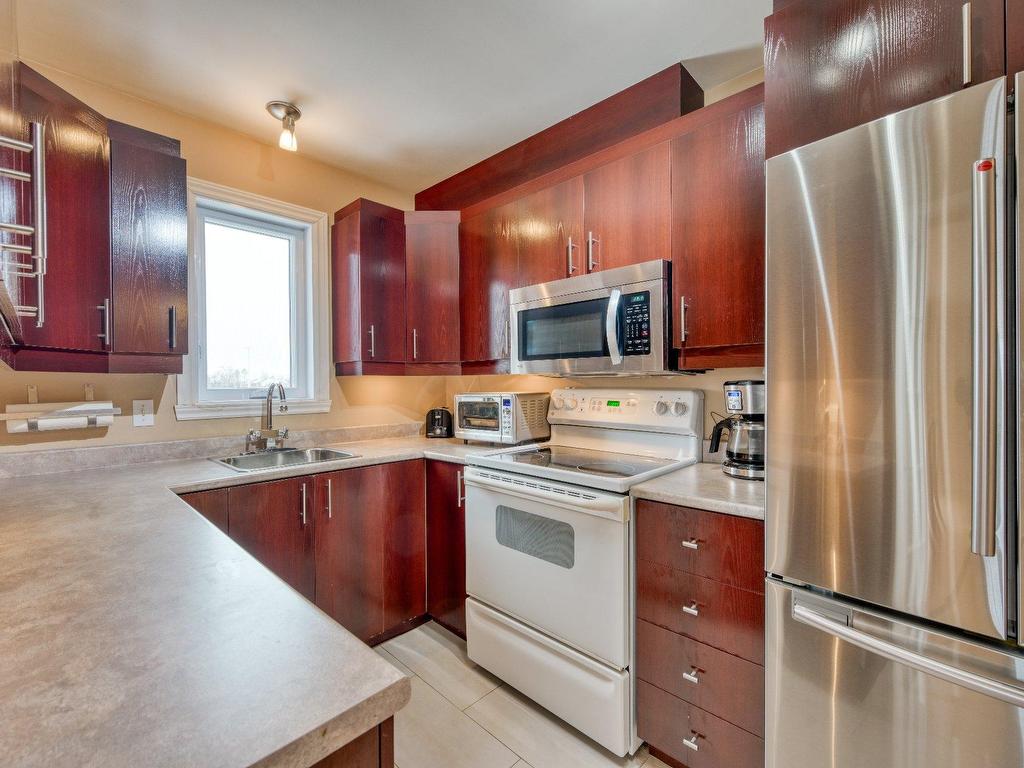









566


Rue Château Bello

,
Sainte-Marthe-sur-le-Lac,




QC
J0N1P0

