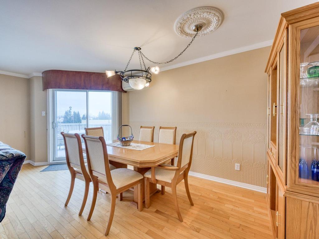 









566


Rue Château Bello

,
Sainte-Marthe-sur-le-Lac,




QC
J0N1P0

