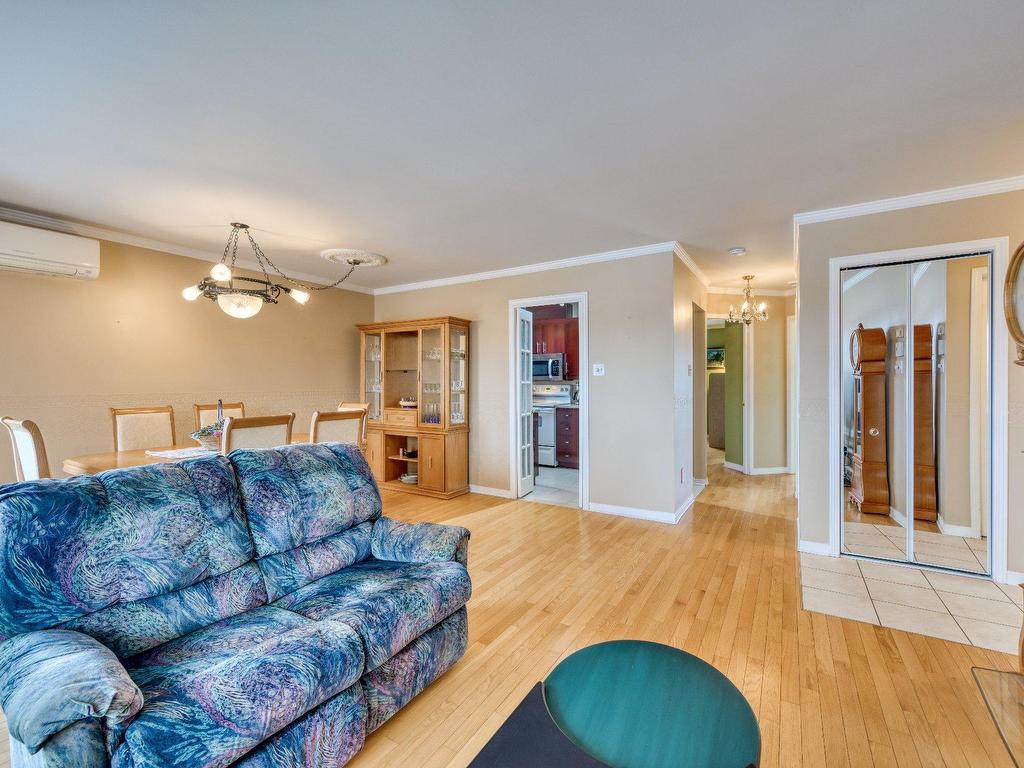 









566


Rue Château Bello

,
Sainte-Marthe-sur-le-Lac,




QC
J0N1P0

