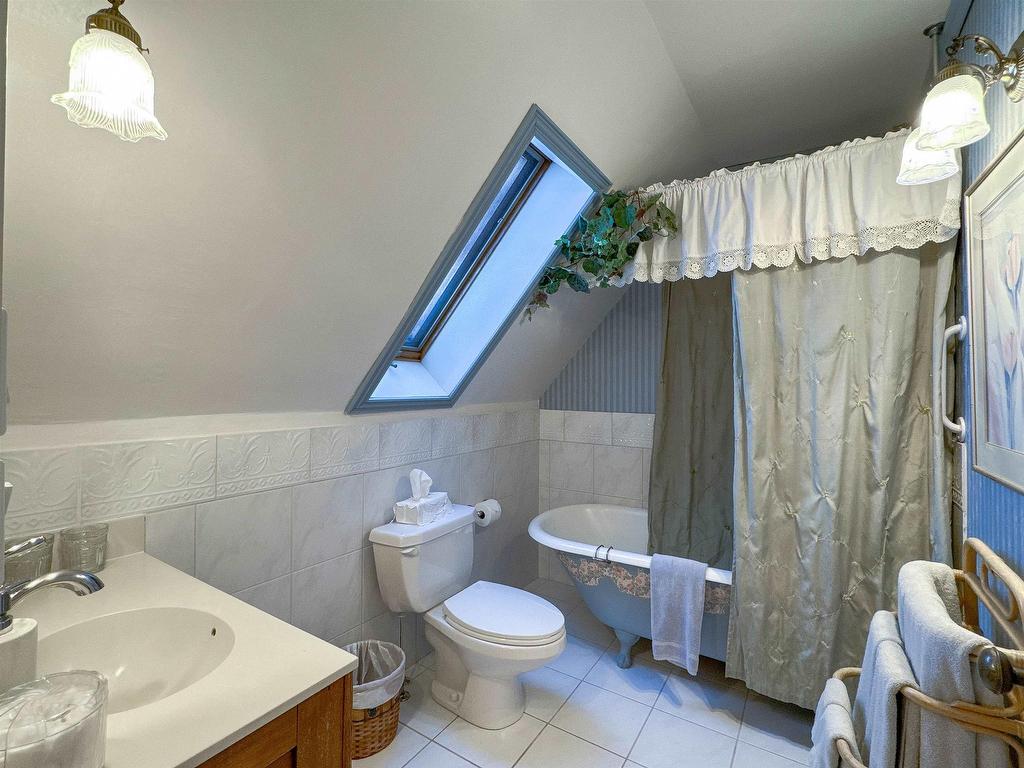 












121 North River Road

,
Charlottetown,




PE
C1A 3K7

